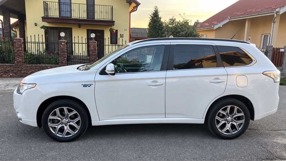 MITSUBISHI Outlander 2015 — imagine 3