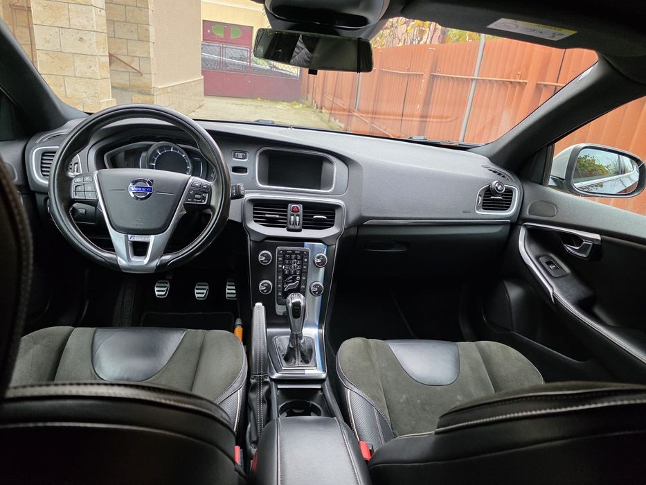 Volvo V40 - R Design