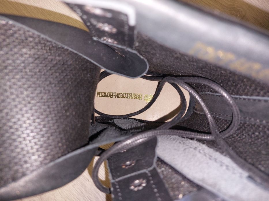 Берцы чёрные кожанные