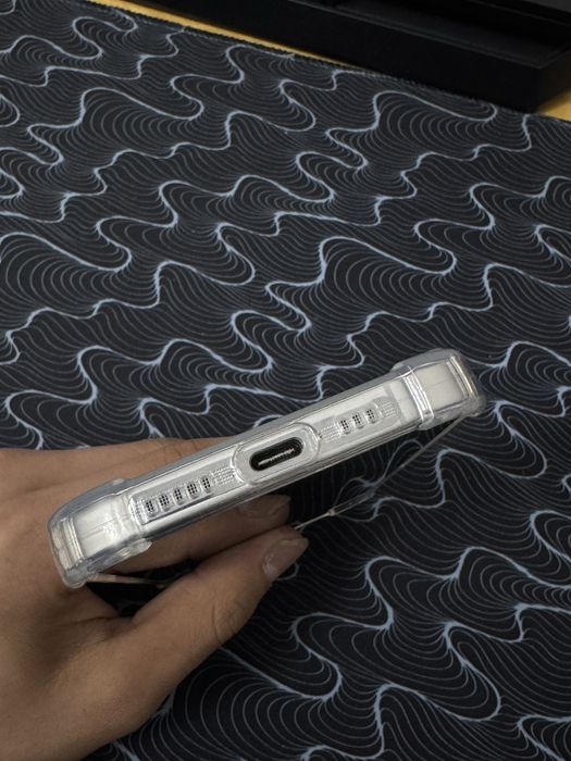 iPhone 16 идеальное состояние 256гб