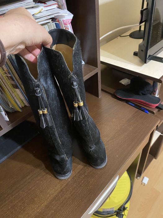 Cizme din blana de ponei frumoase fara fermuar putin purtate elegante