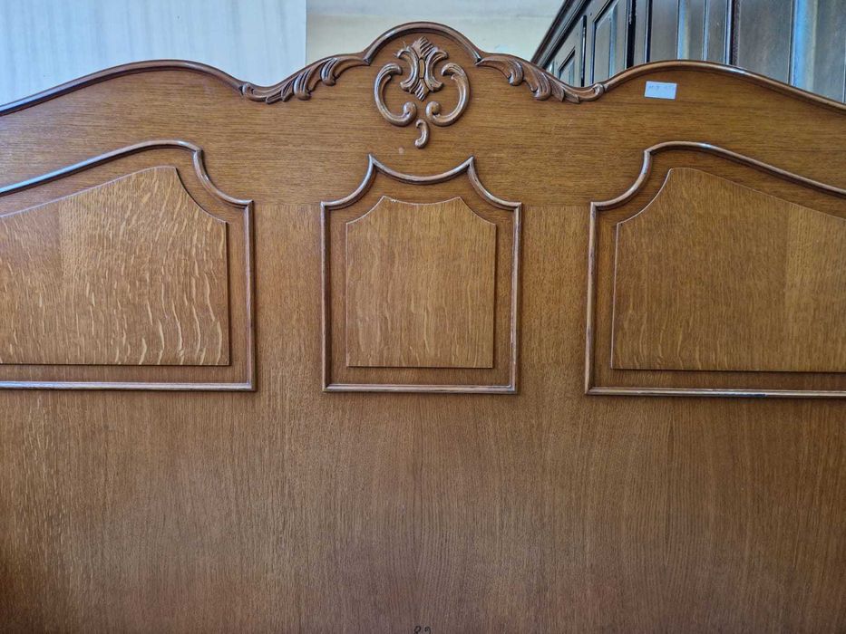 Комплект спалня масив с два броя нощни шкафчета