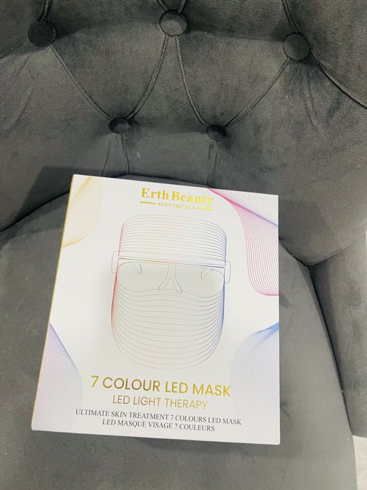 Нова LED маска със 7 цвята Erth Beauty