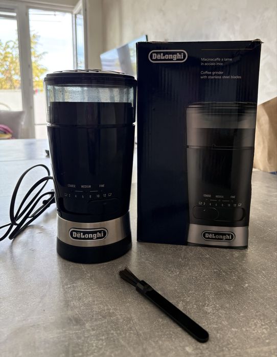 Кафемелачка на Delonghi