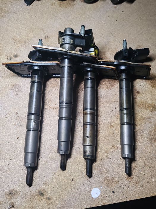 Injector Audi A4 b8 2.0tdi 140cp caga caga 400lei buc