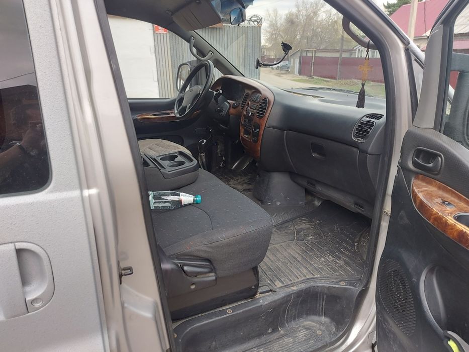 Продаю хендай старэкс