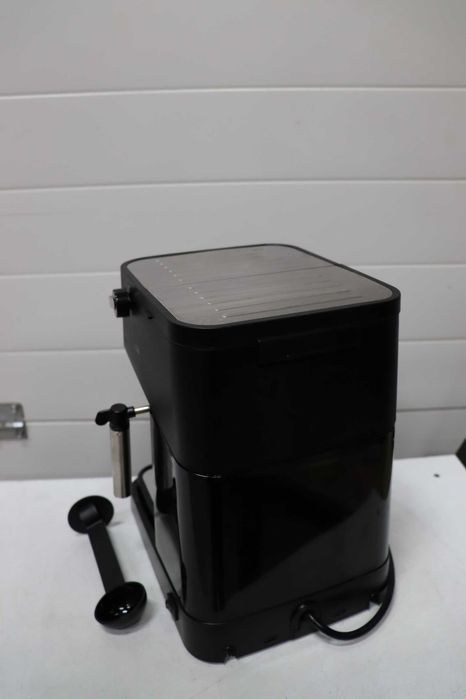Кафемашина за мляно кафе De'Longhi - Ръчна кафемашина за еспресо с разпенител за мляко EC260.BK