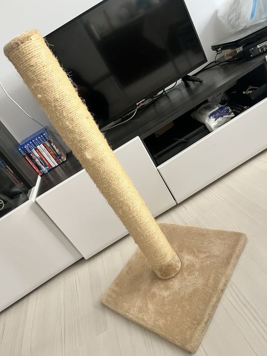 Stalp zgariere pentru pisici