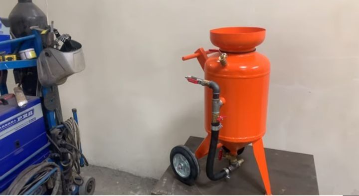 Пескоструйный аппарат.