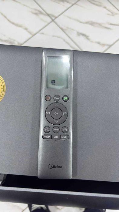 Кондиционер Midea Niverter Naomi pro 12000 btu