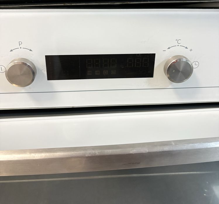 Бяла фурна за вграждане Blomberg, BEO 9568 W 70L