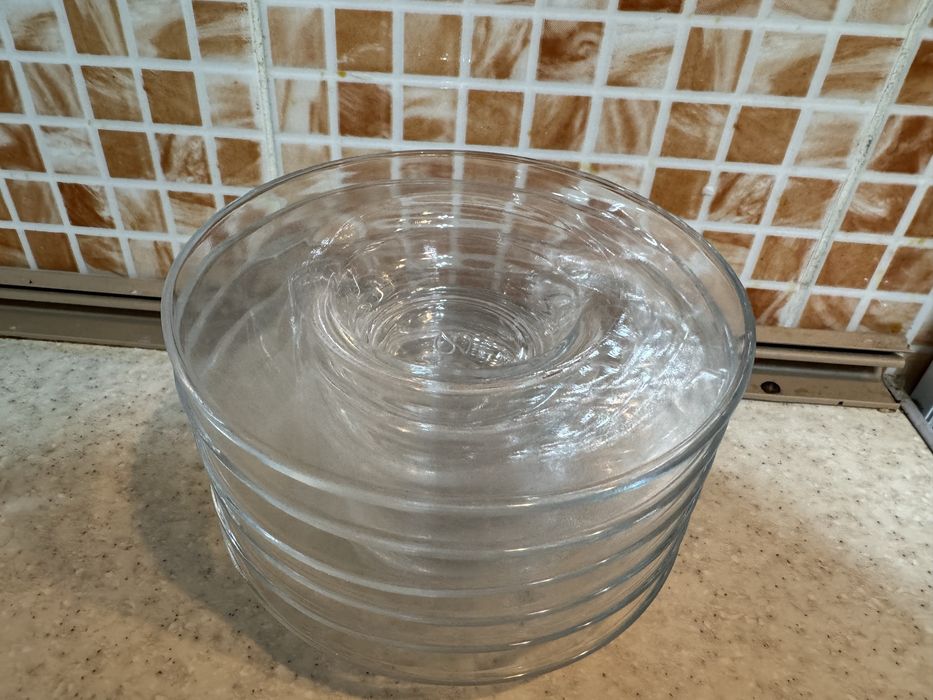 Чашки с блюдцами