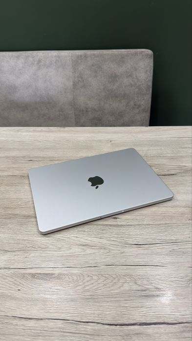 MacBook Air 13” M4 / 16GB RAM / 512GB SSD