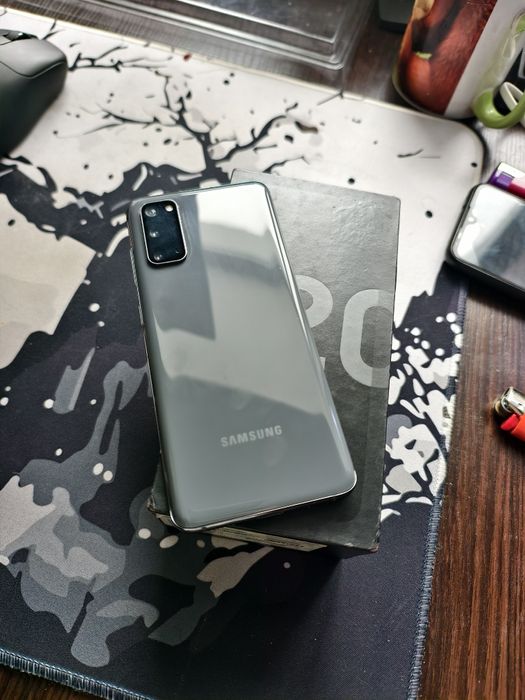 Продам  Samsung s20