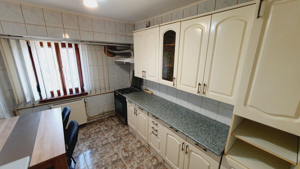 Inchiriez apartament doua camere