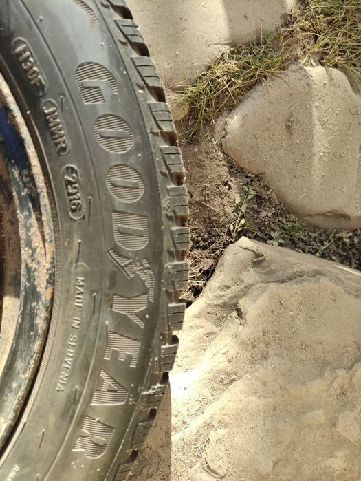 Vând roti passat 205.55.16