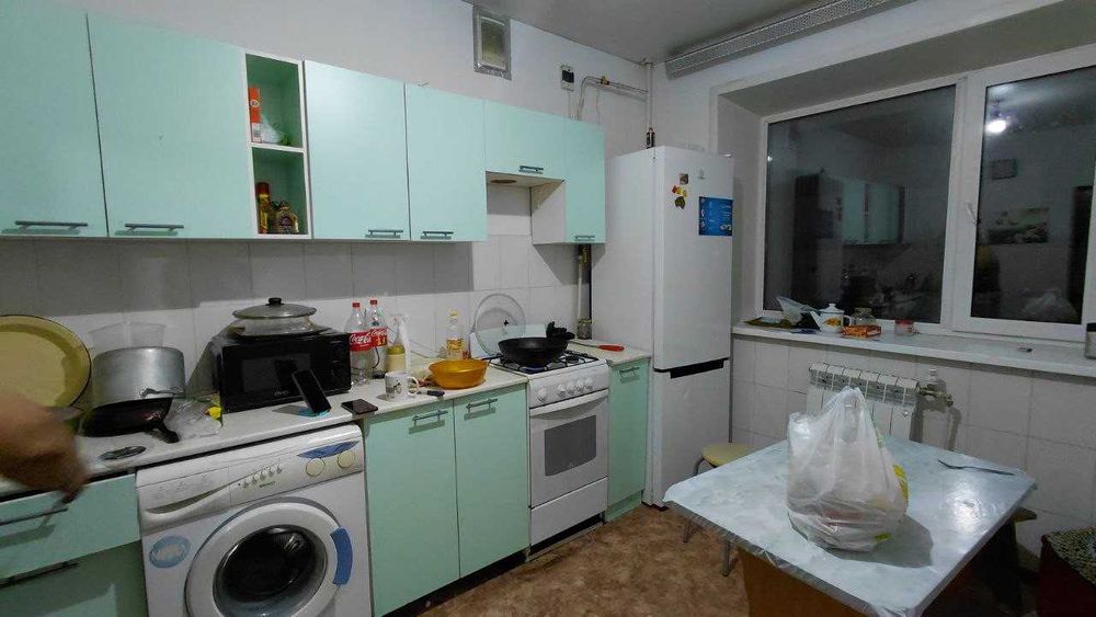 Продам 2 ком кв мкр АЭРОПОРТ