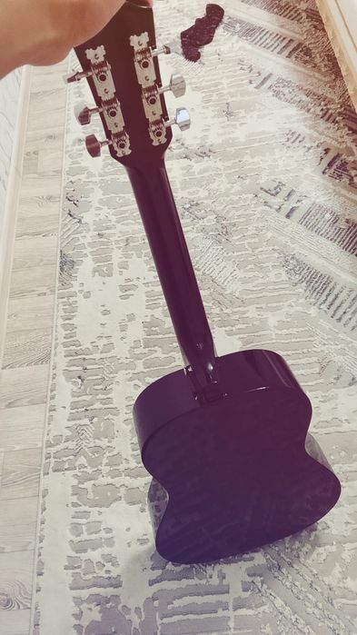 Гитара Levinson.