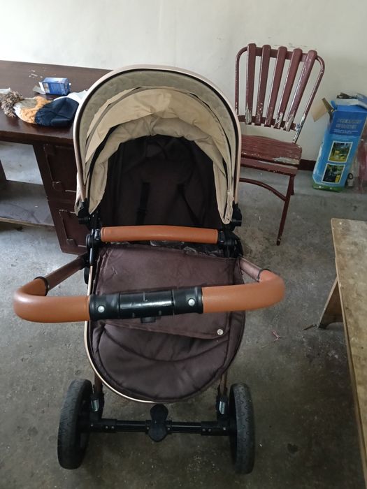Vând cărucior 3 in 1