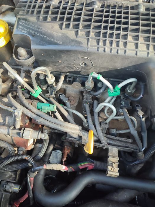 Dezmembrez Dacia Logan