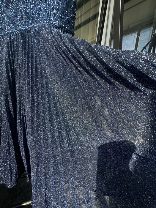 Официална рокля Swing