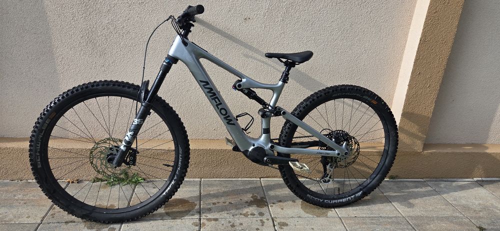 Amflow PL Carbon Avinox M1 1800km