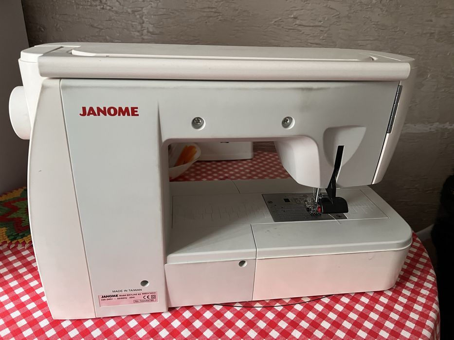 Швейная машинка б/у