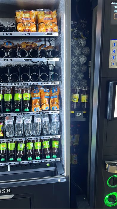 Вендинговый (снековый) автомат