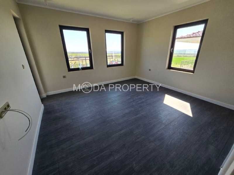 Продава се Къща в с. Кошарица, Област Бургас - 130 кв.м за 1099 €/кв.м - Снимка #3