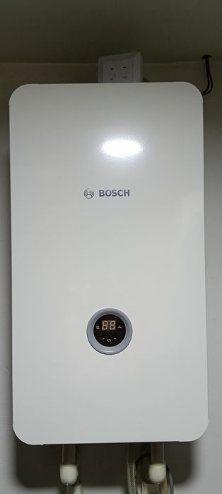 Vând centrala electrica Bosch 9 kw in stare perfecta de funcționare,folosita 1 an .