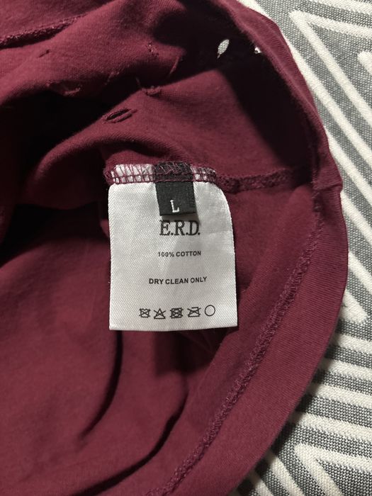Disstressed erd t shirt/red
