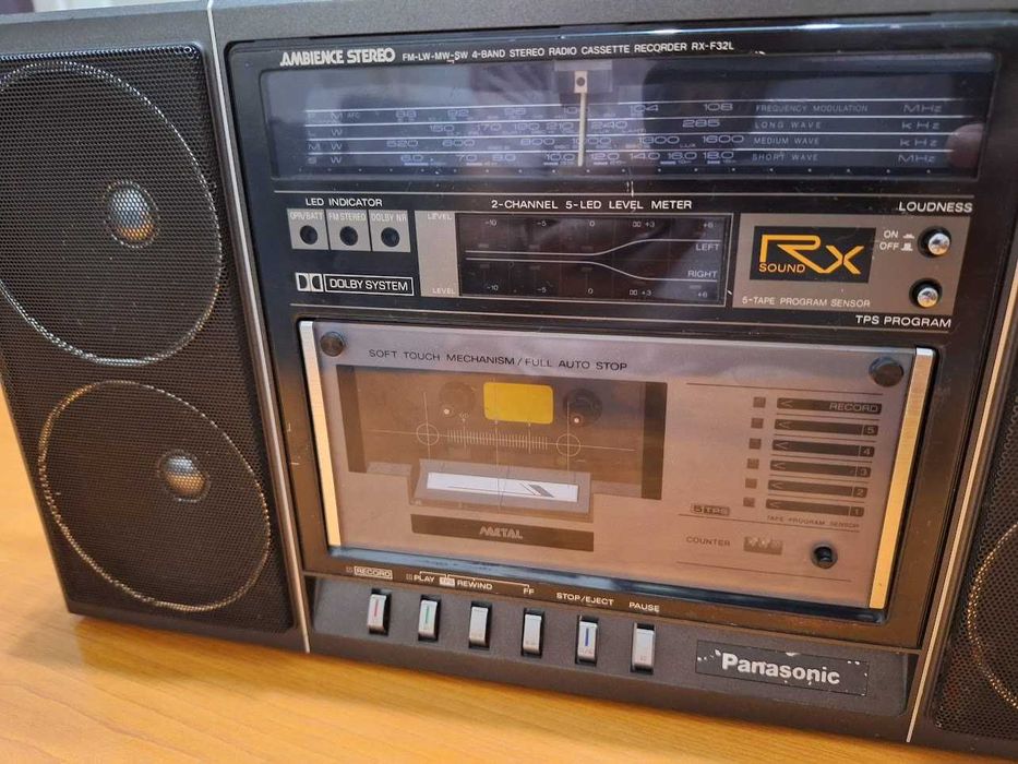 Panasonic RX-F32LE, стерео радиокасетофон - силен и добър звук, 20W, за ремонт.