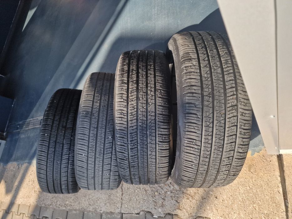 Pirelli Scorpion 245/45/21 all season