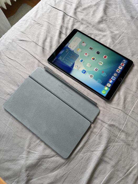 Ipad Air 3rd gen, 10,5" 256gb, Wifi & Cellular (A2123) + Husa Apple