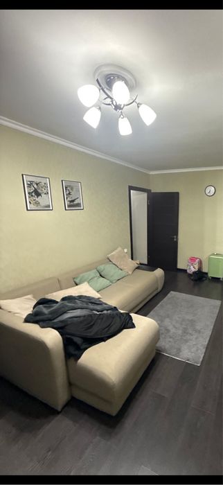Продается диван в хорошем состоянии