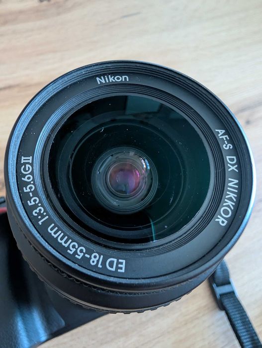 Kit DSLR Nikon D3300 + 2 Obiective (18-55mm & 55-200mm VR II) – 11.191 cadre (Stare Foarte Buna)