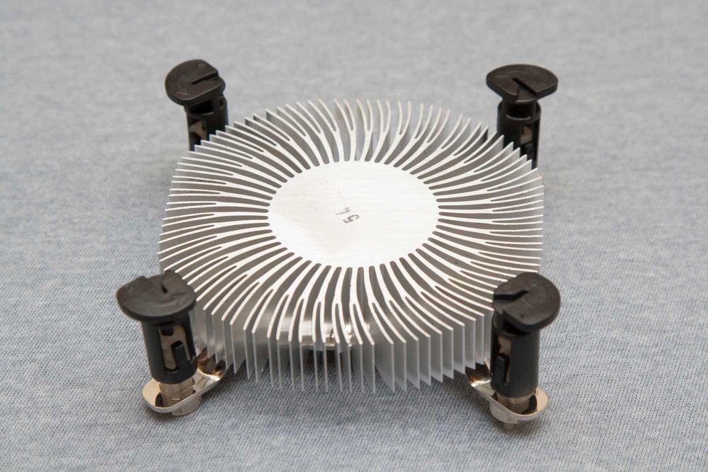 Cooler socket 775