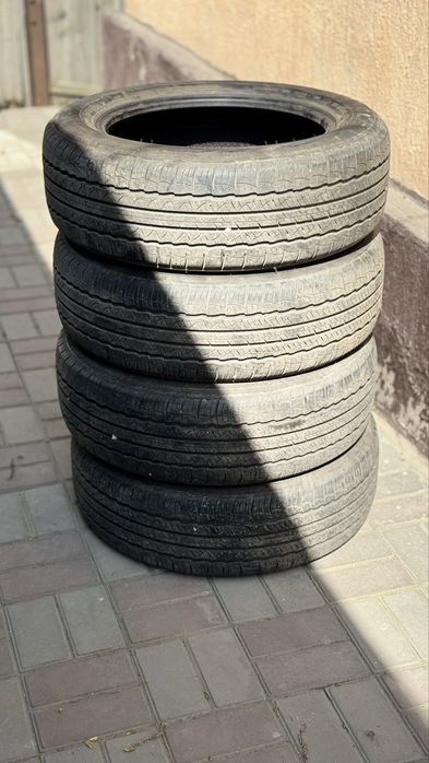 Продам летнюю резину б/У.