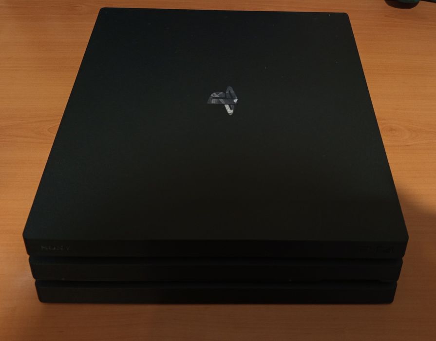Playstation 4 pro с игри.