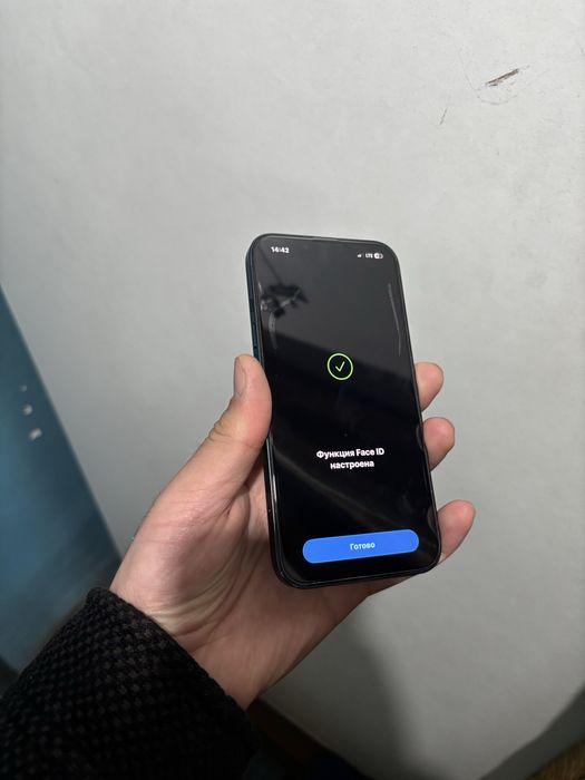 Продам айфон 13