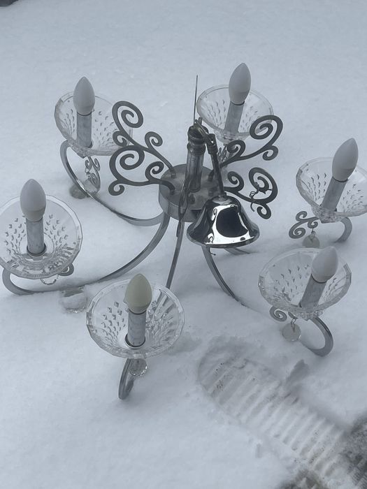 Люстра.           .