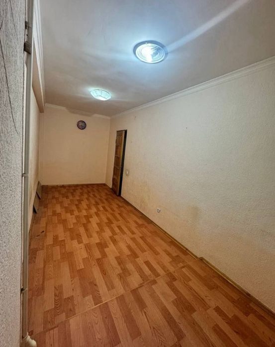 Квартира продается 4/3/10 на Бобуре