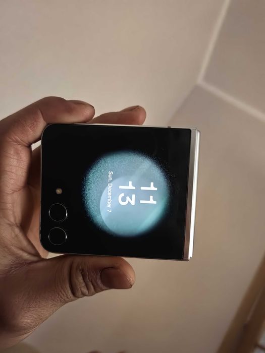 Samsung z flip 5 512