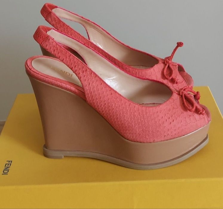 Босоножки Fendi, новые