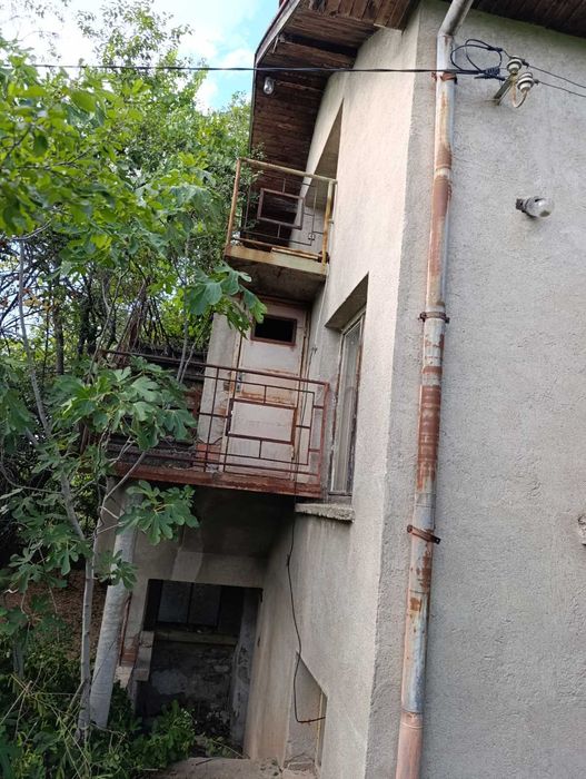 Къща за продажба в с. Калояновец
