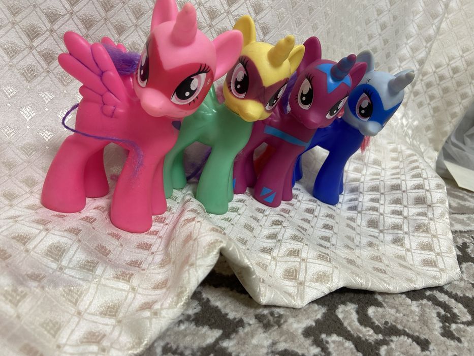 Продаю игрушки пони