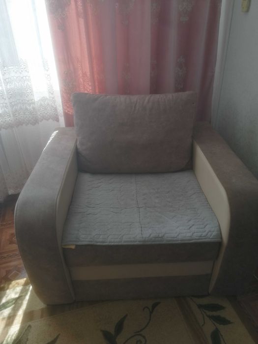 Продам диван с креслом