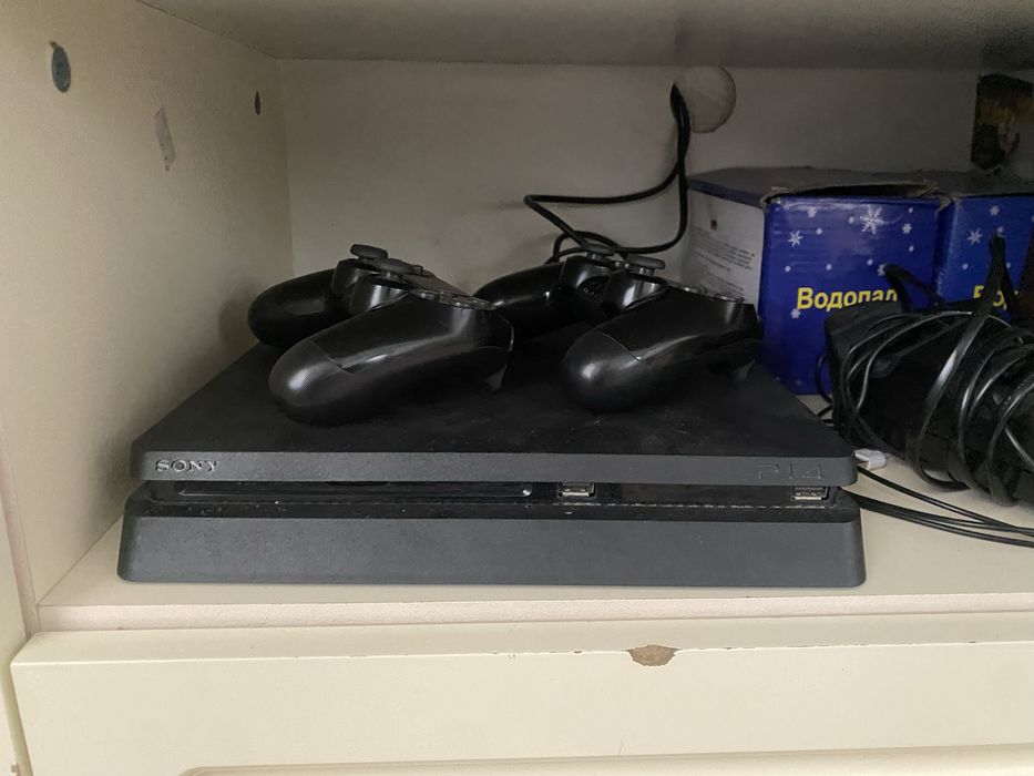 Playstation 4 128 gb оригинал торг есть