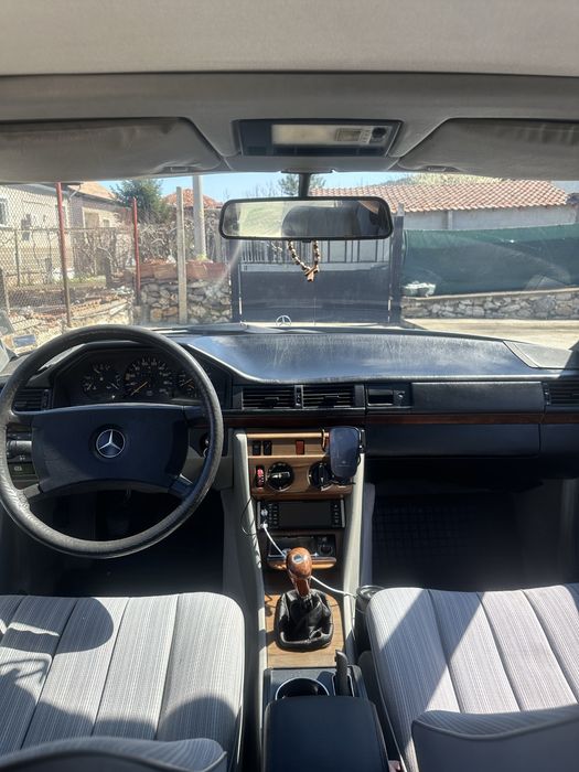 Мерцедес w124 250D