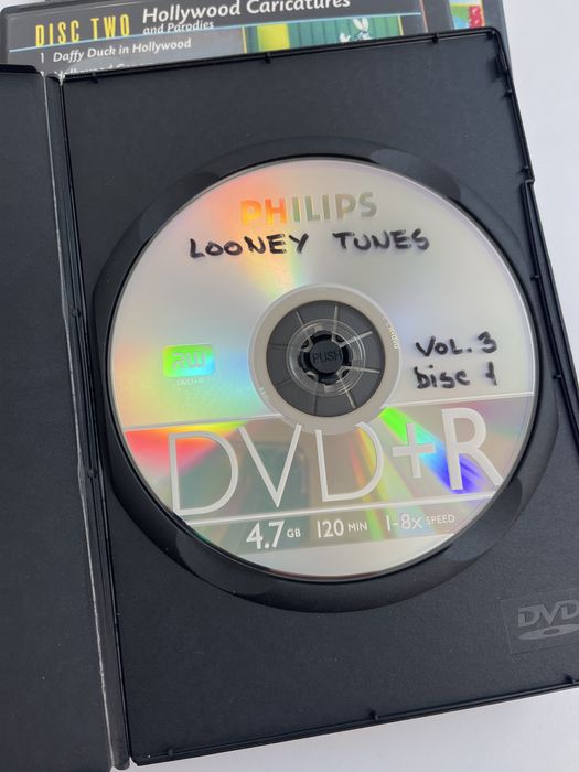 Desene Loony Tunes, colectie de 12 DVD-uri